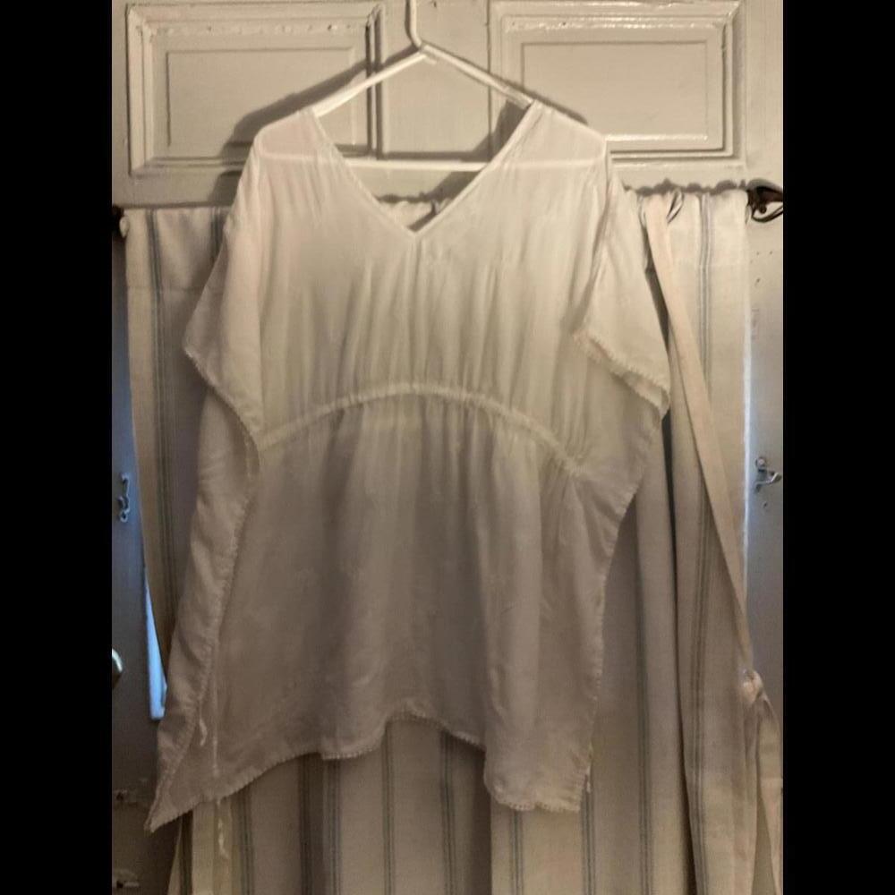 Jessica’s Simpson White Gauze Embroidered Maternity Top XL